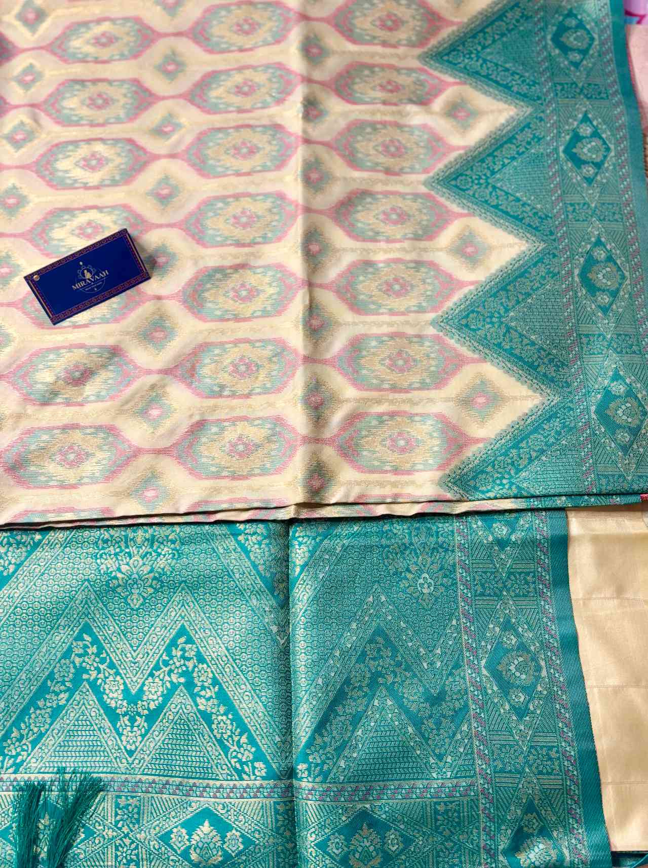 Emerald Glow Ikkat Patola Silk Saree